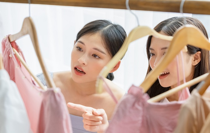 事務の服装は私服 オフィスカジュアル 抑えておきたい服装のポイントと注意点 リクらく